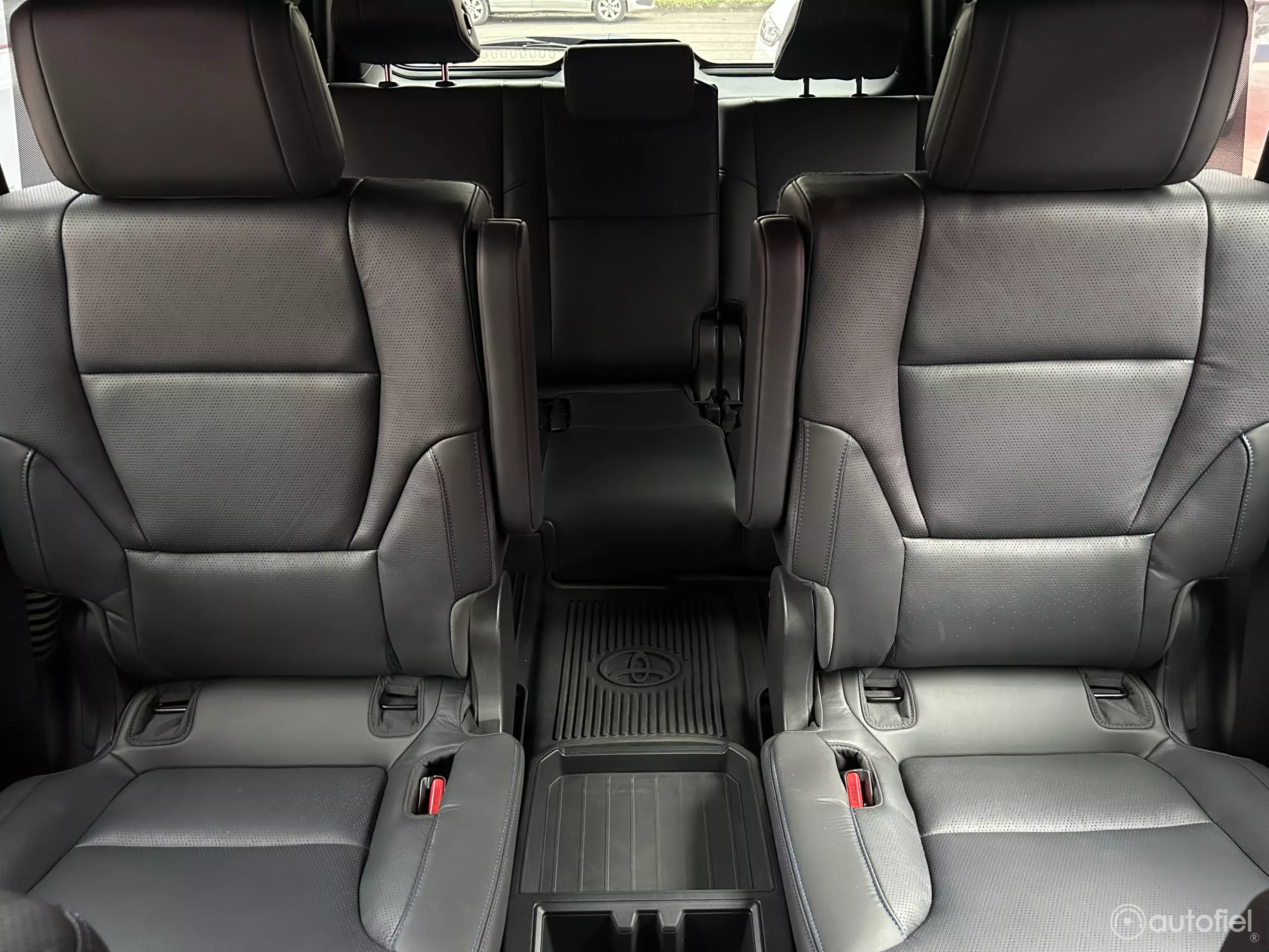 Toyota Sequoia VUD
