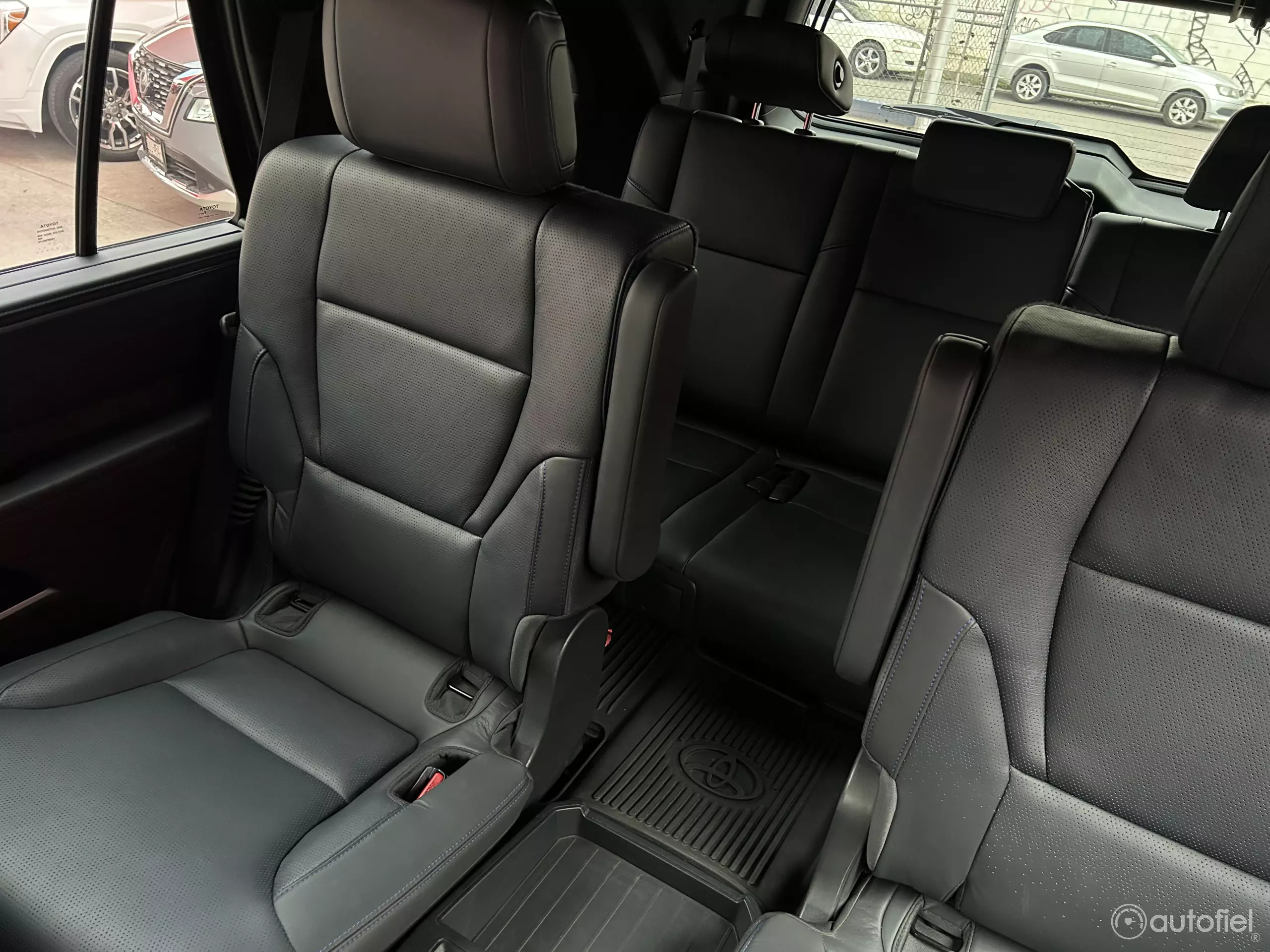 Toyota Sequoia VUD