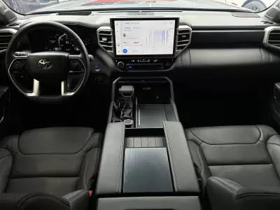 Toyota Sequoia VUD 2024