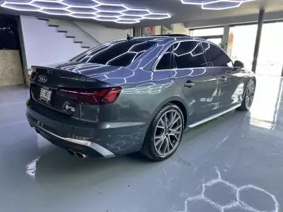 Audi A4 2021