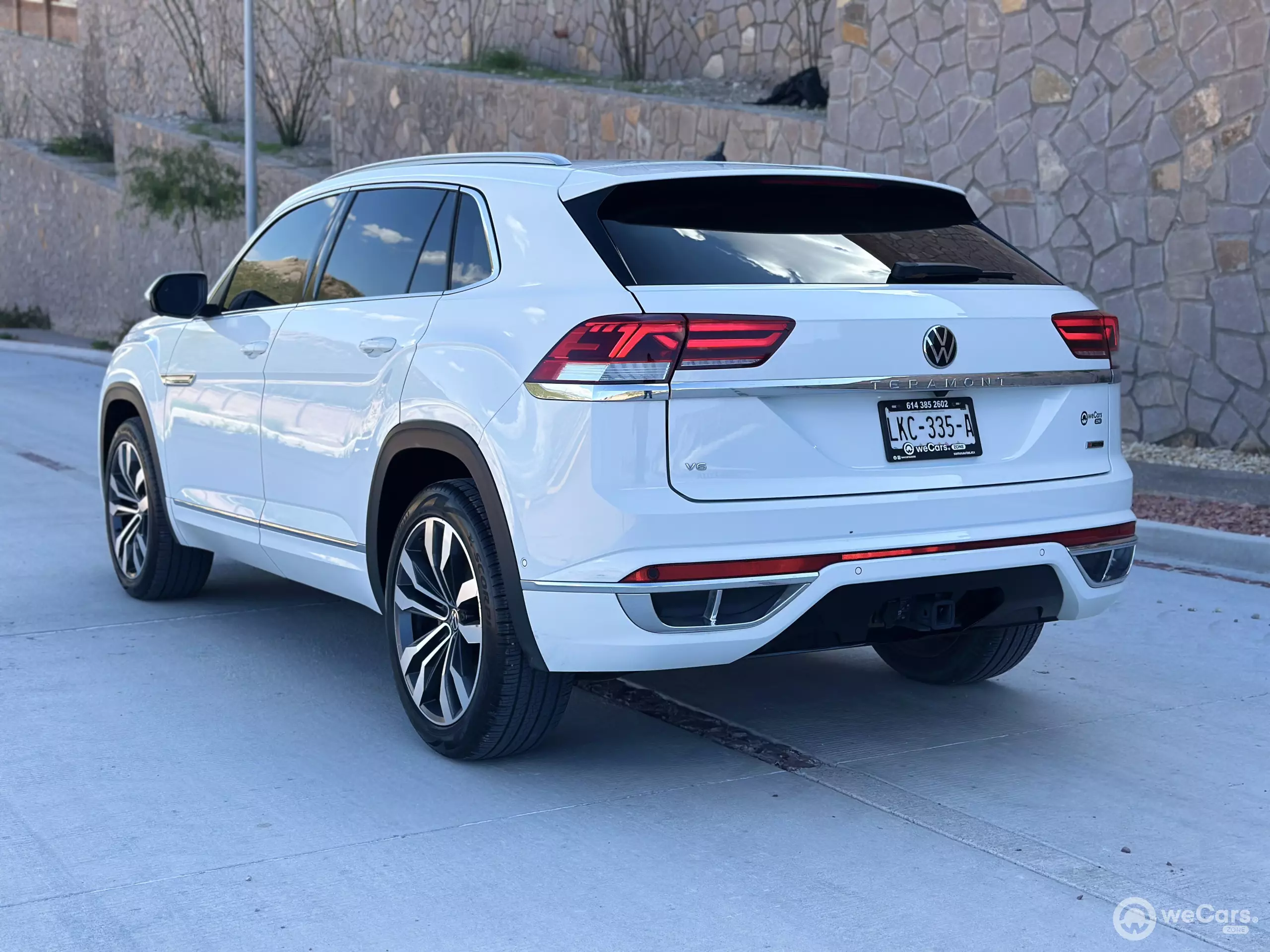 Volkswagen Cross Sport VUD