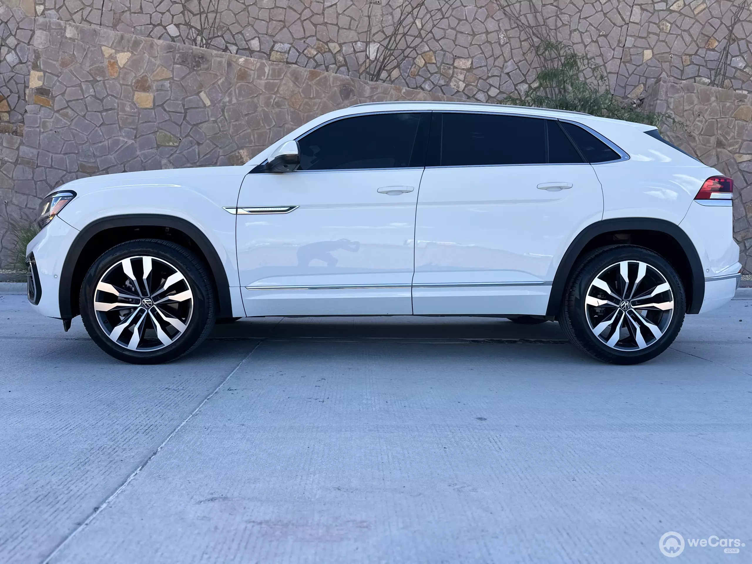 Volkswagen Cross Sport VUD