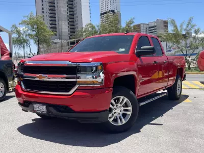 Chevrolet Silverado 2500 y Cheyenne Pick-Up 2018