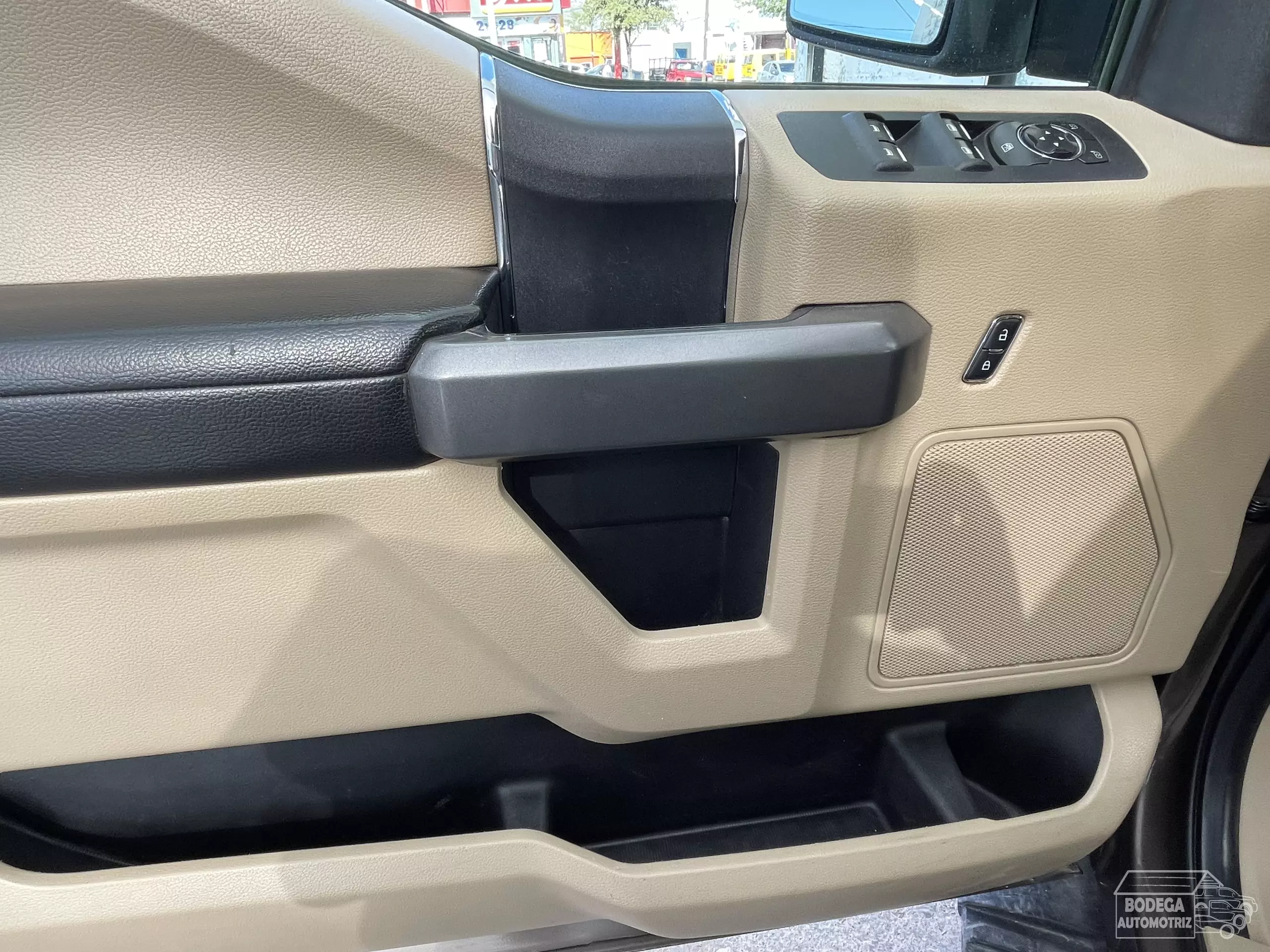 Ford Lobo Pick-Up