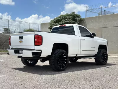Chevrolet Silverado 2500 y Cheyenne Pick-Up 2017