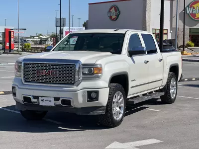 GMC Sierra Pick-Up 4x4 2015