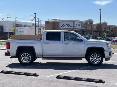 GMC Sierra Pick-Up 4x4 2015
