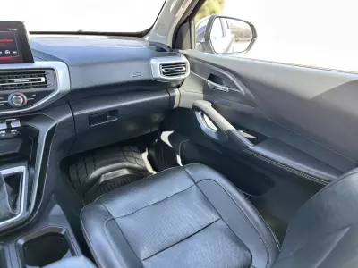 Dodge Ram 1200 Pick-Up 2025