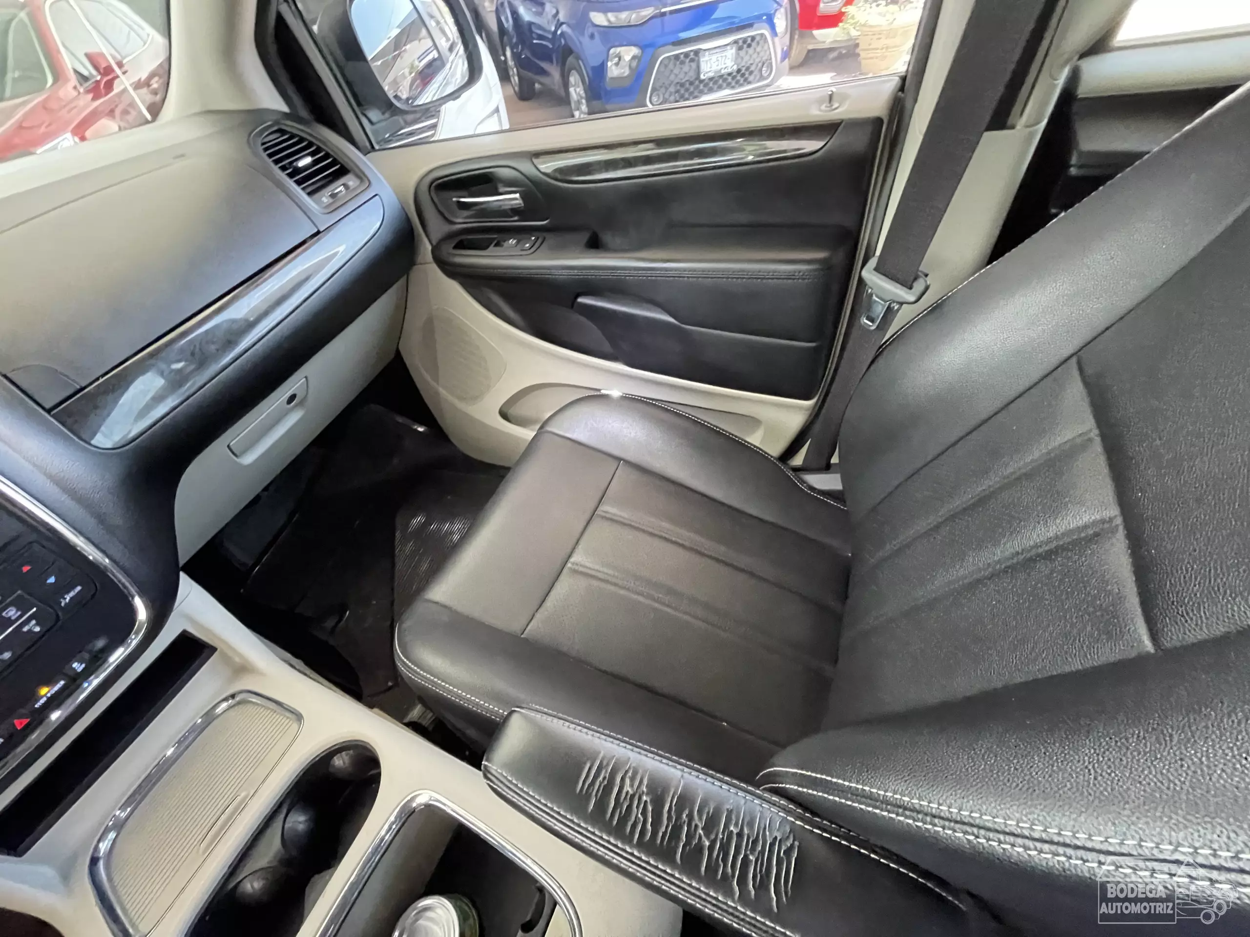 Dodge Grand Caravan Minivan