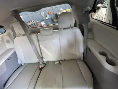 Toyota Sienna Minivan 2013