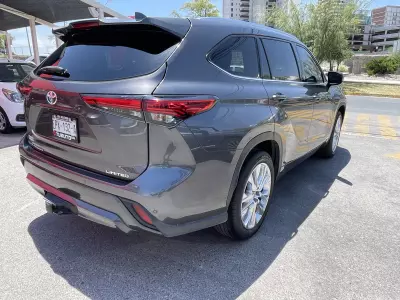 Toyota Highlander VUD 2022