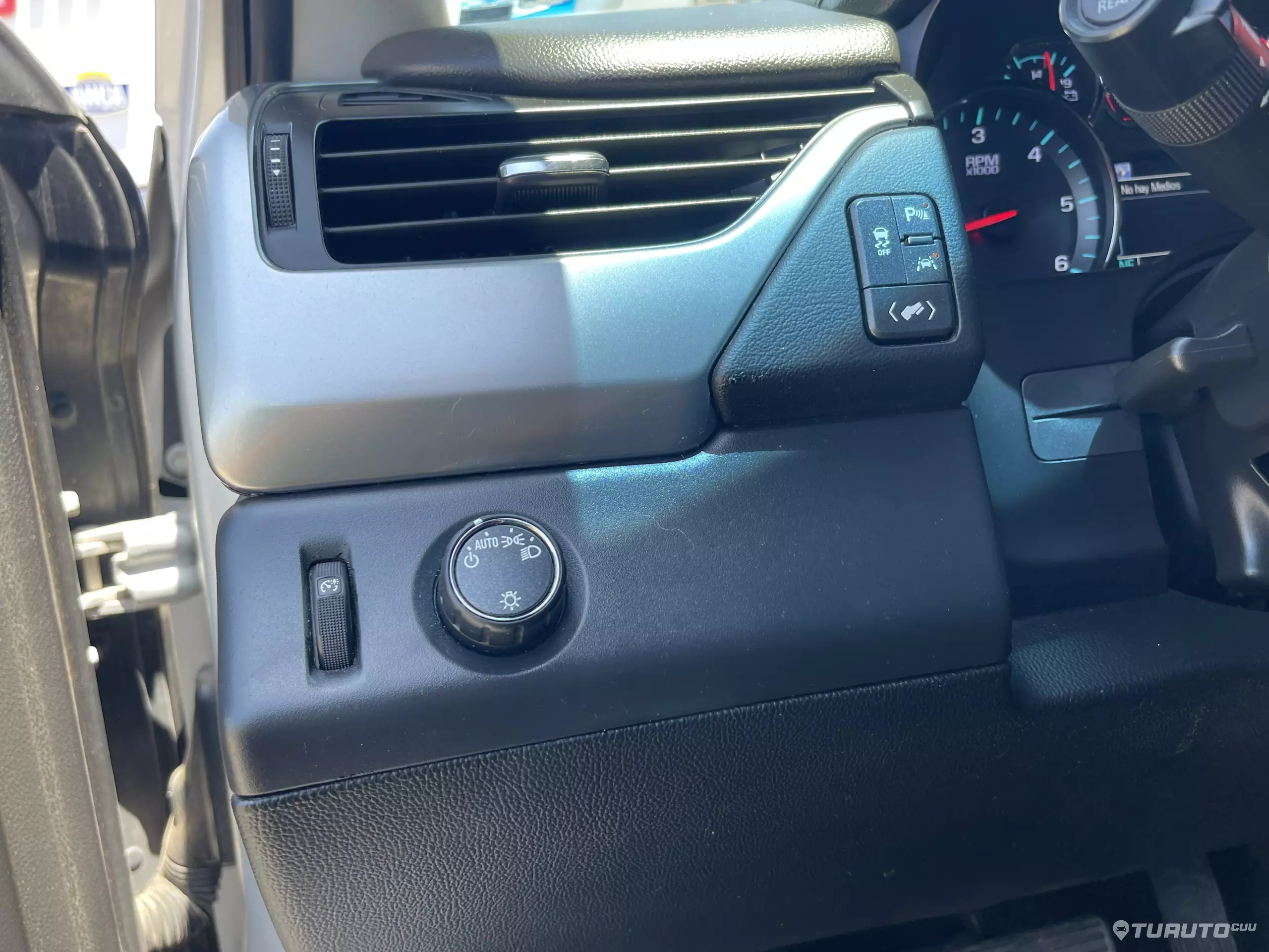 Chevrolet Suburban VUD