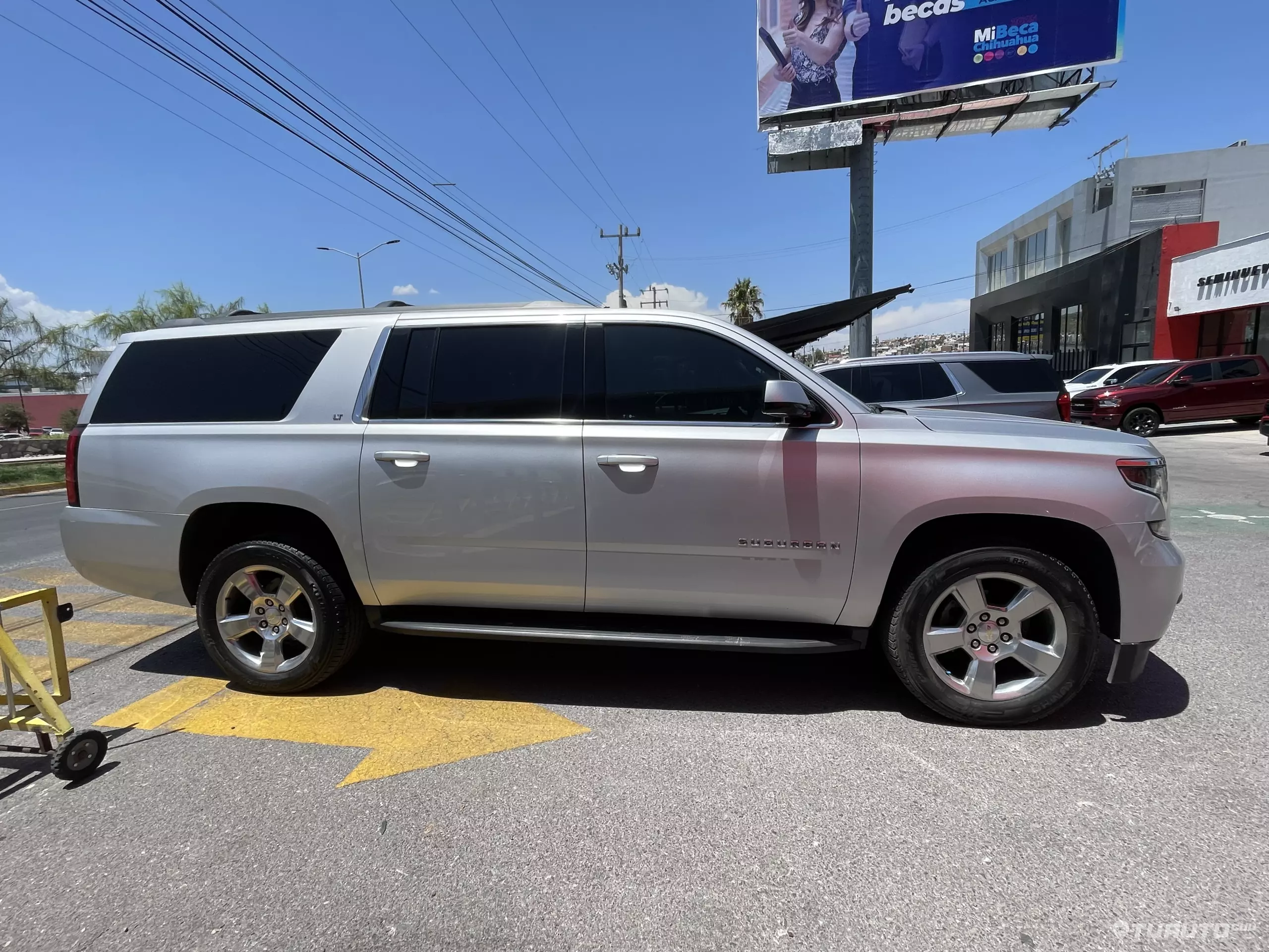 Chevrolet Suburban VUD