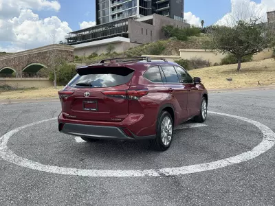 Toyota Highlander VUD 2021
