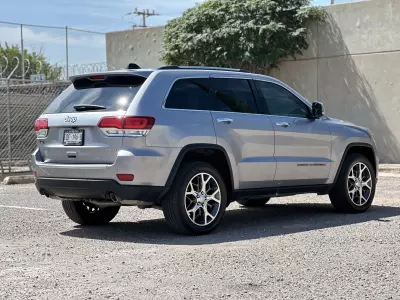 Jeep Grand Cherokee VUD 2021
