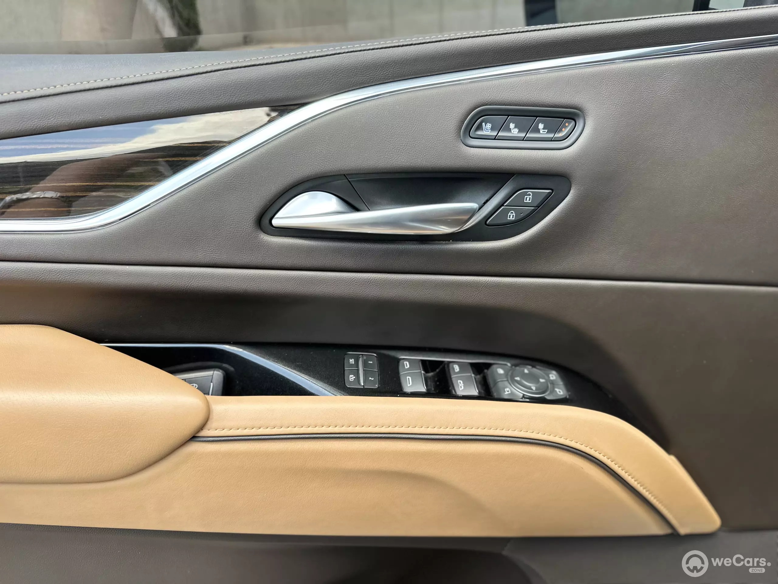 Cadillac Escalade VUD