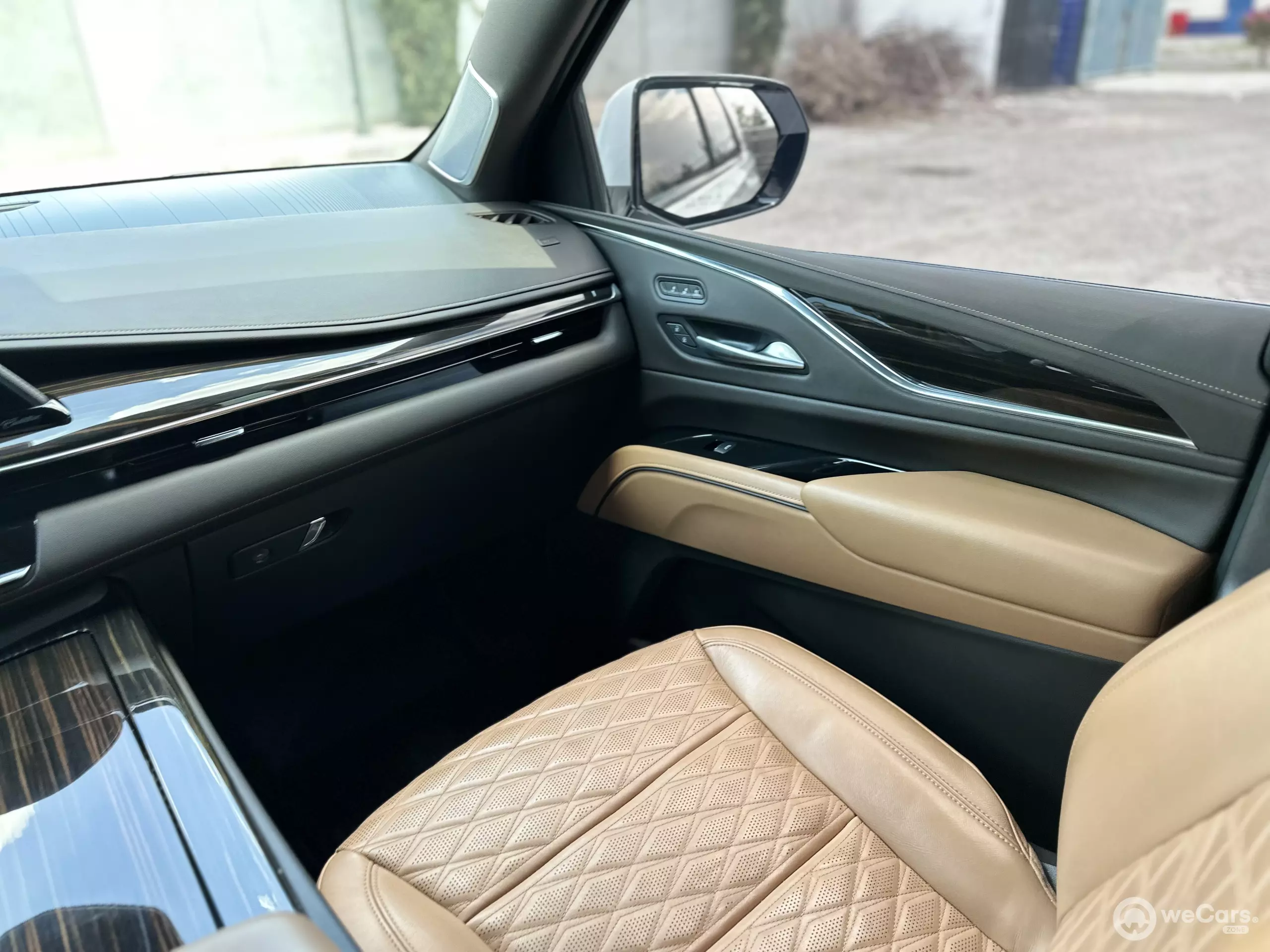 Cadillac Escalade VUD