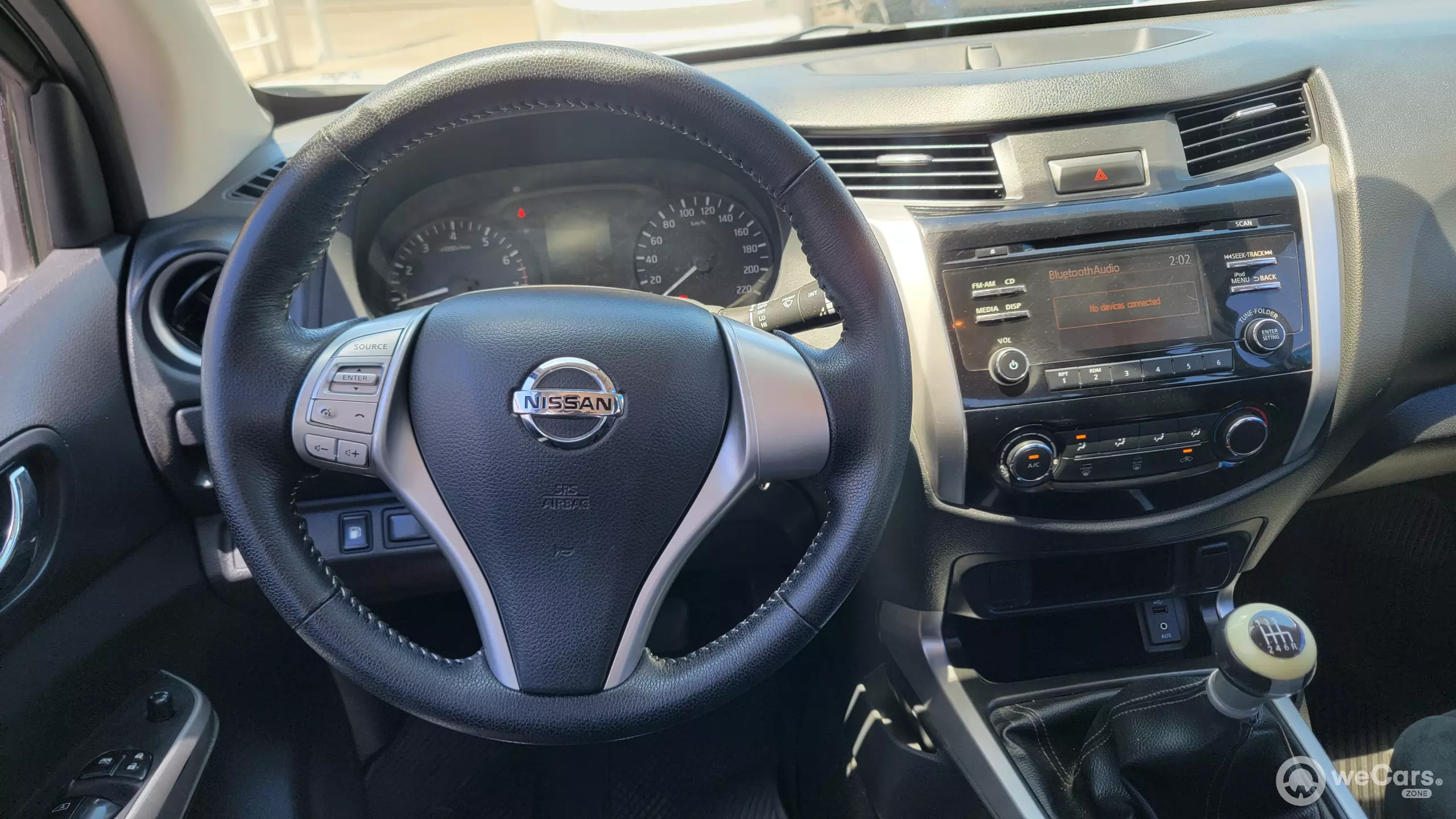 Nissan NP 300 Frontier Pick-Up