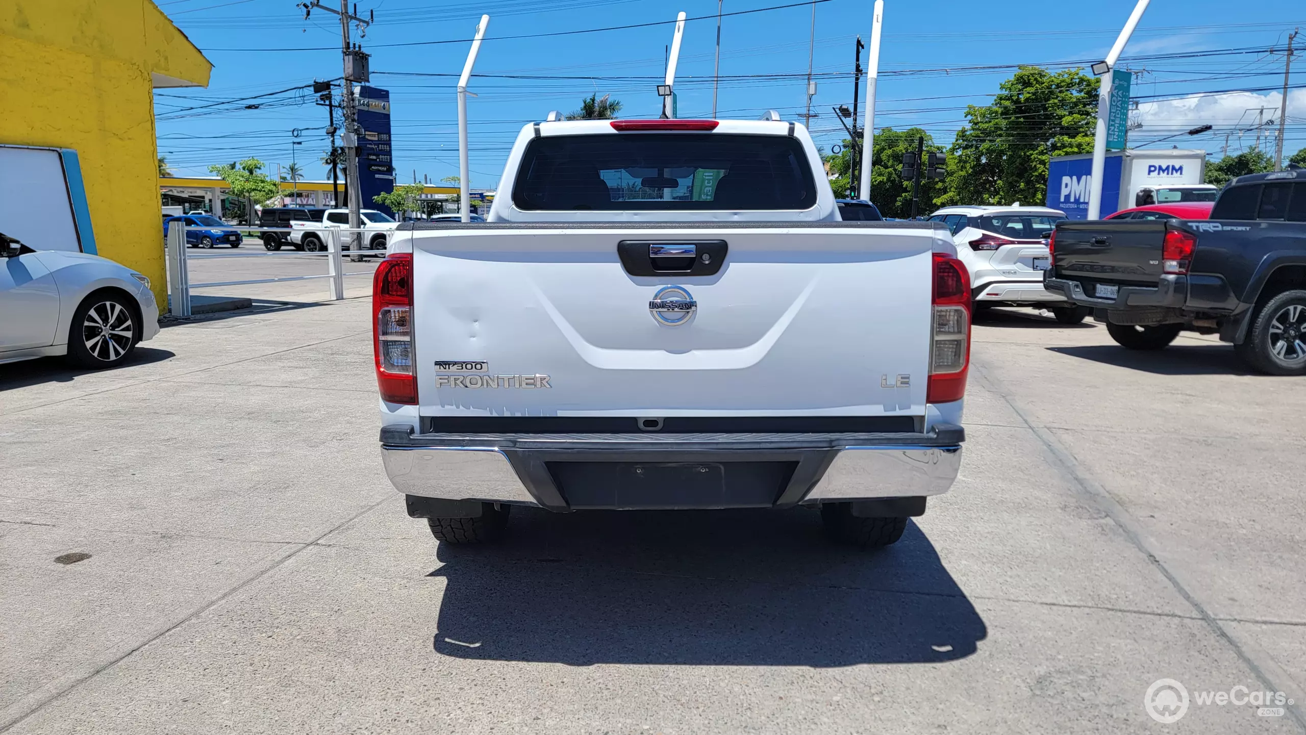Nissan NP 300 Frontier Pick-Up