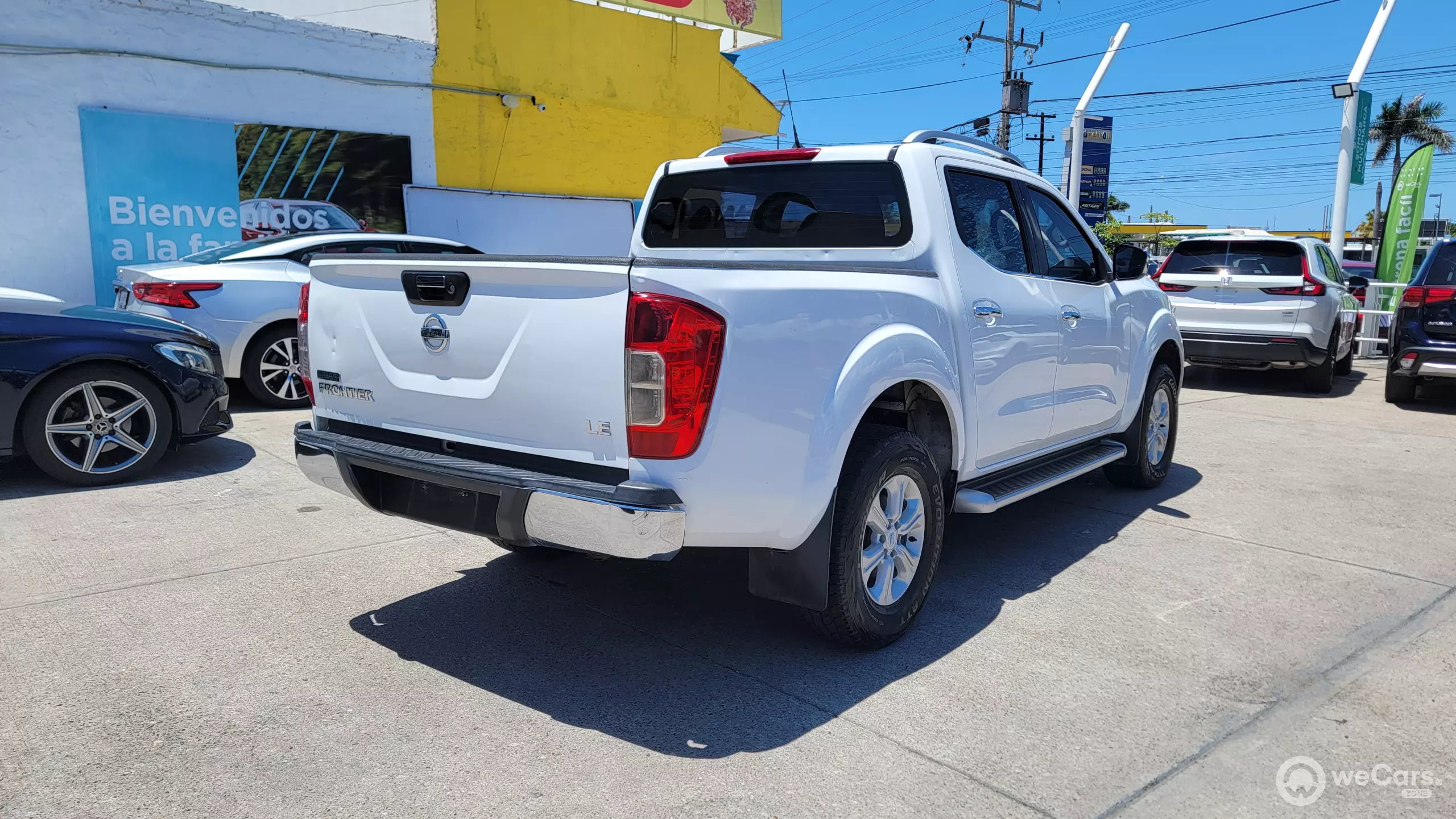 Nissan NP 300 Frontier Pick-Up