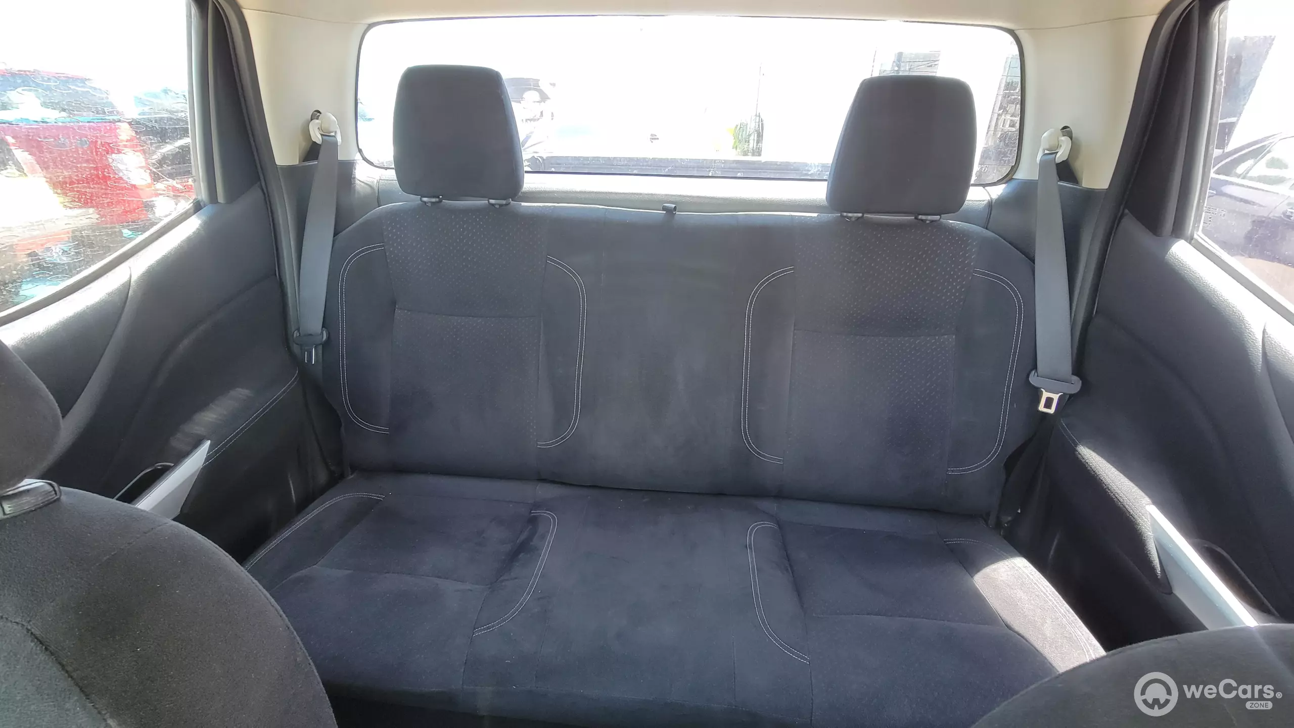 Nissan NP 300 Frontier Pick-Up