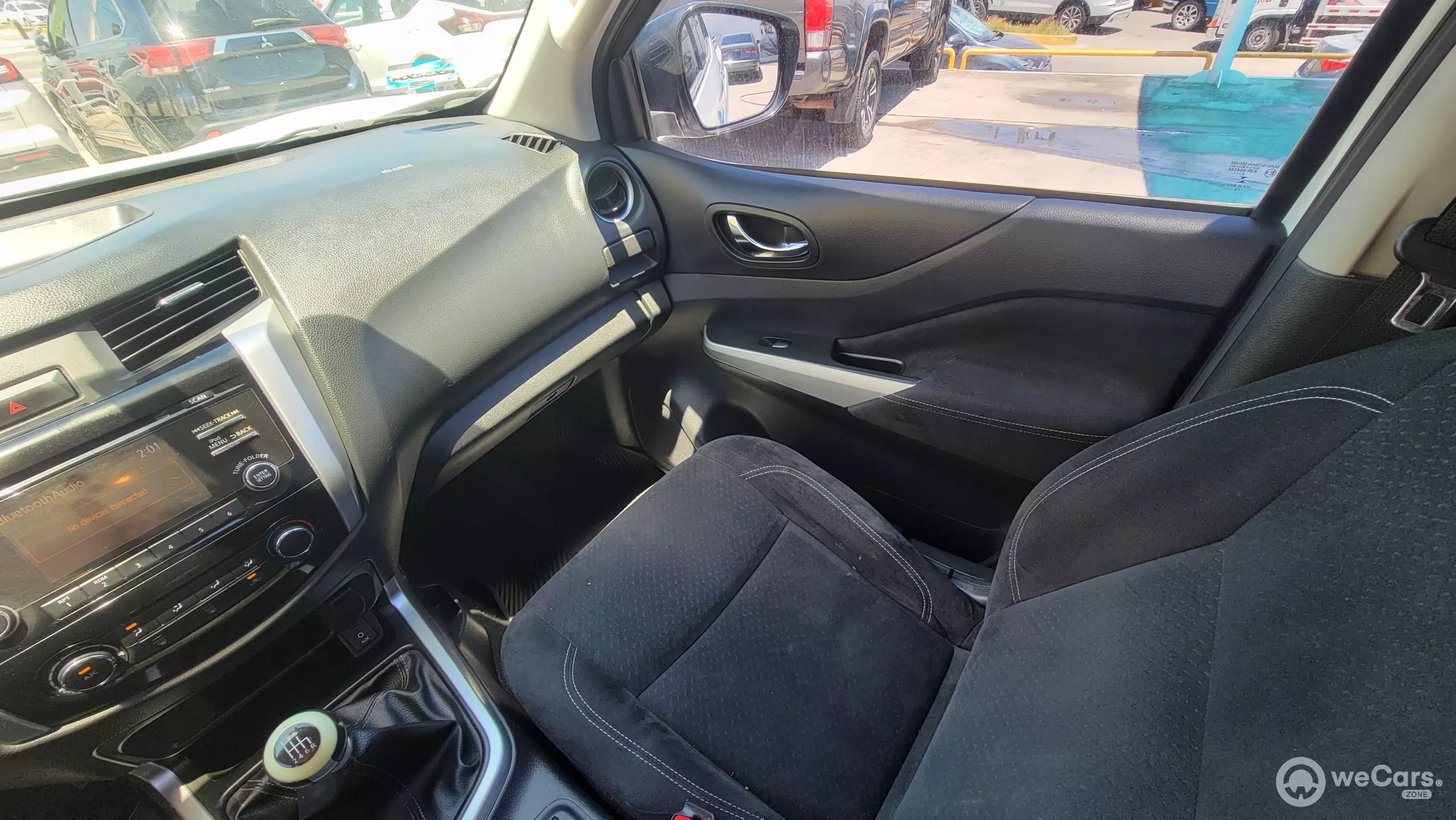 Nissan NP 300 Frontier Pick-Up