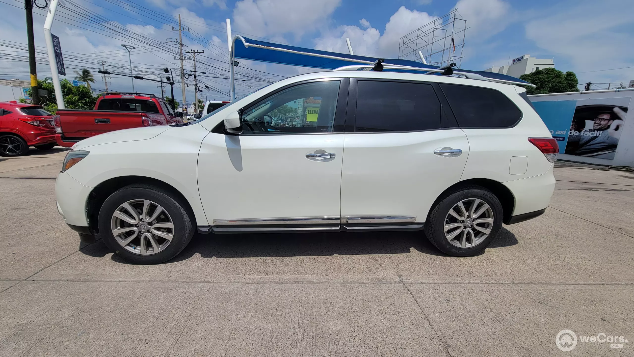 Nissan Pathfinder VUD