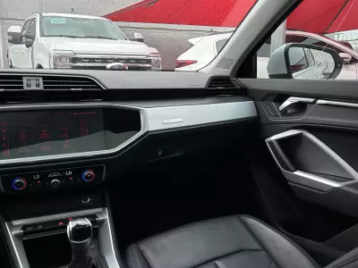 Audi Q3 VUD 2023