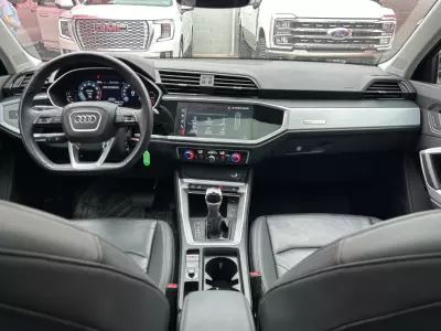 Audi Q3 VUD 2023