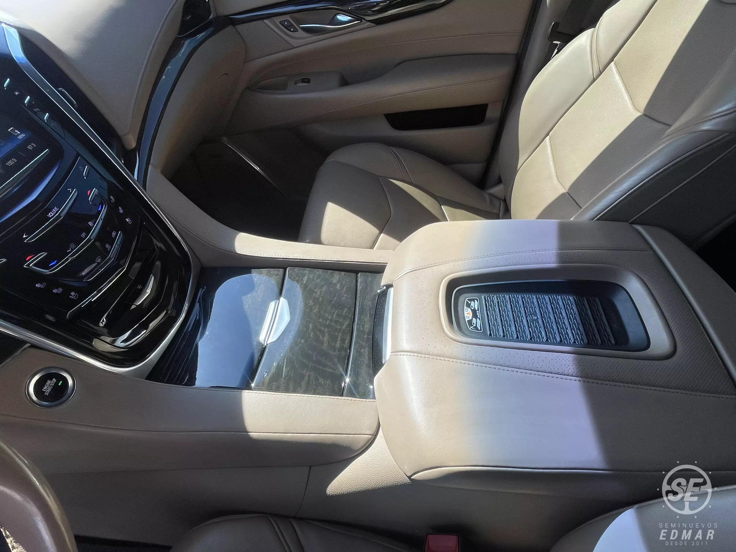Cadillac Escalade VUD 4x4