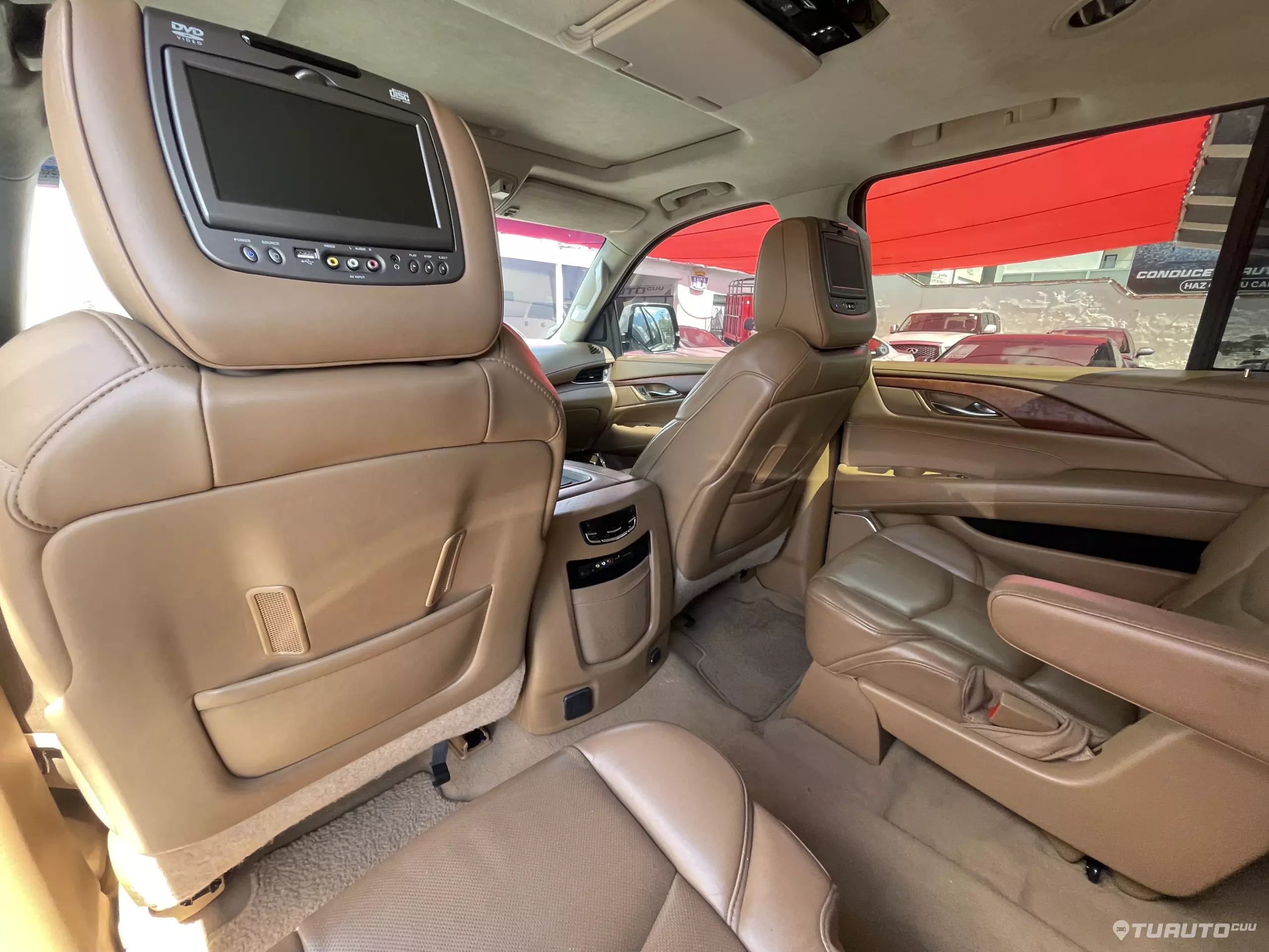 Cadillac Escalade VUD 4x4