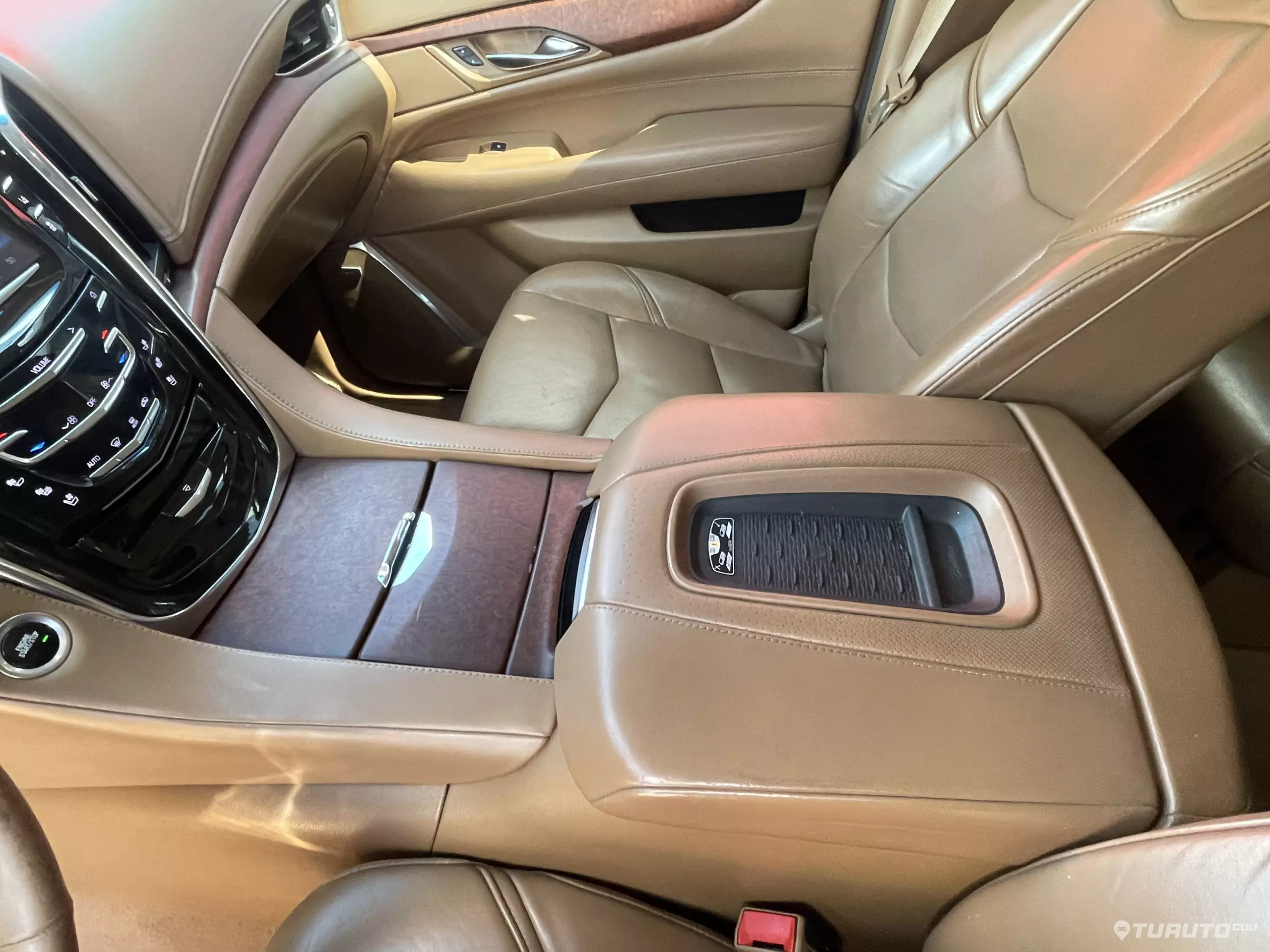 Cadillac Escalade VUD 4x4