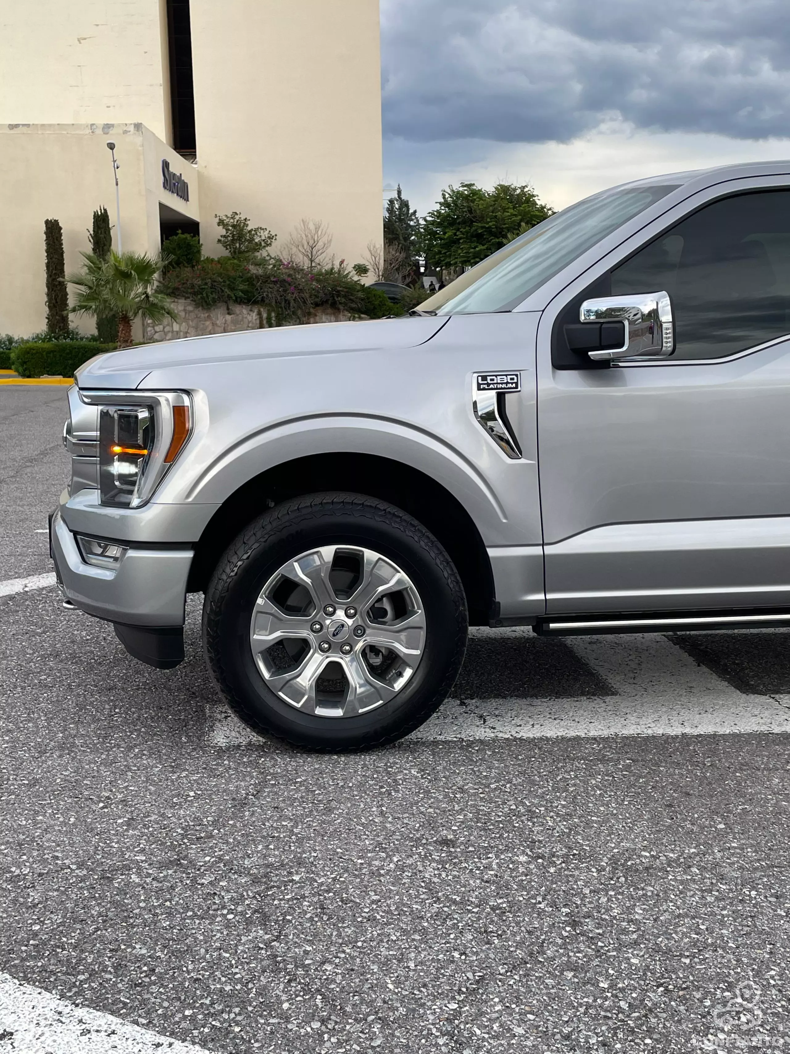 Ford Lobo Pick-Up