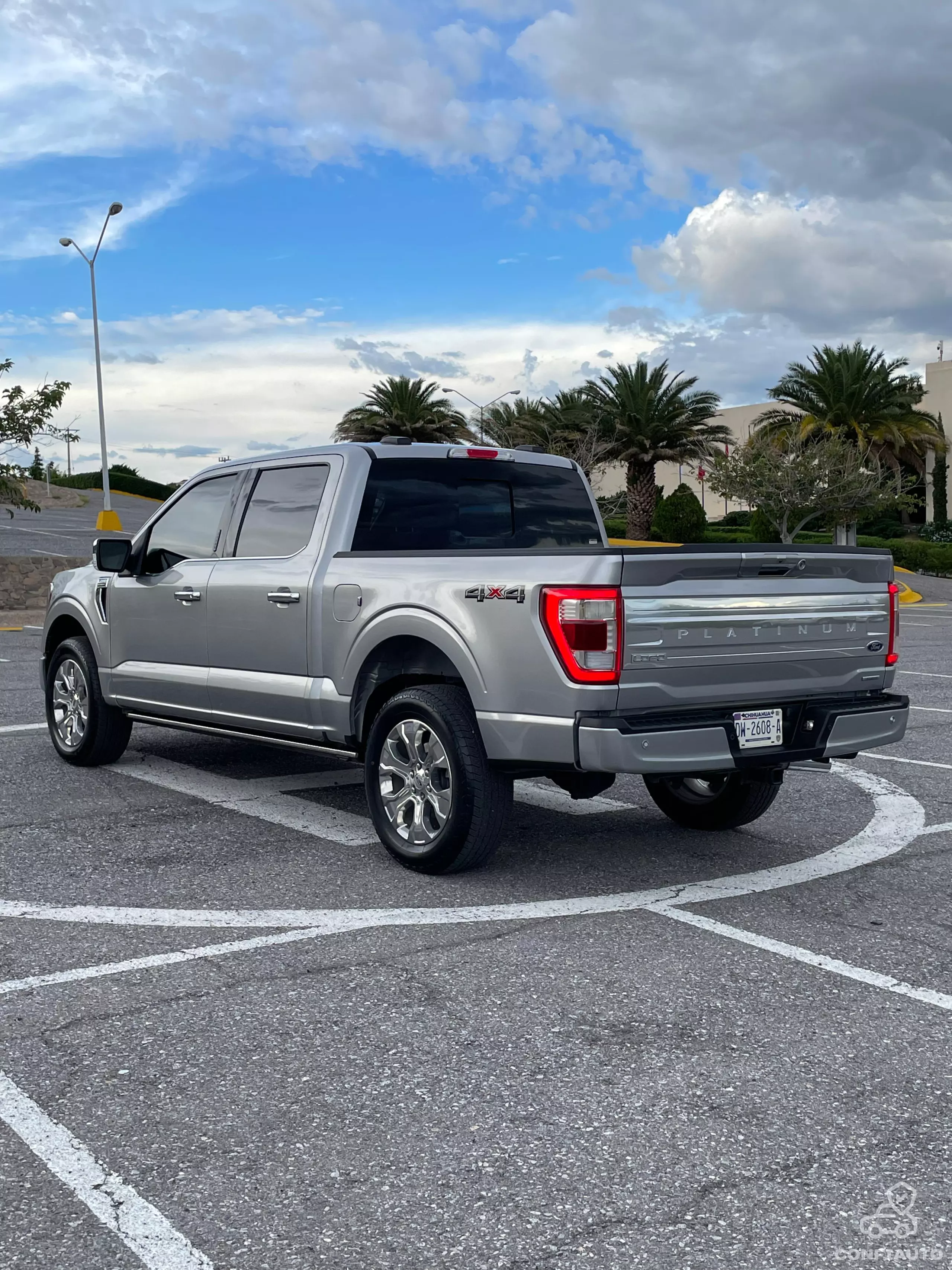 Ford Lobo Pick-Up
