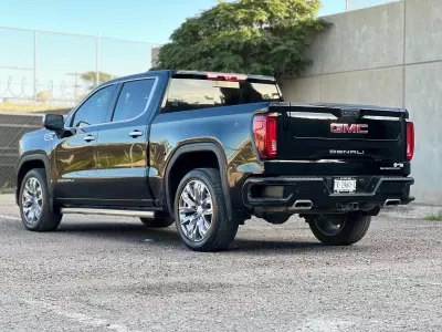 GMC Sierra Pick-Up 4x4 2024