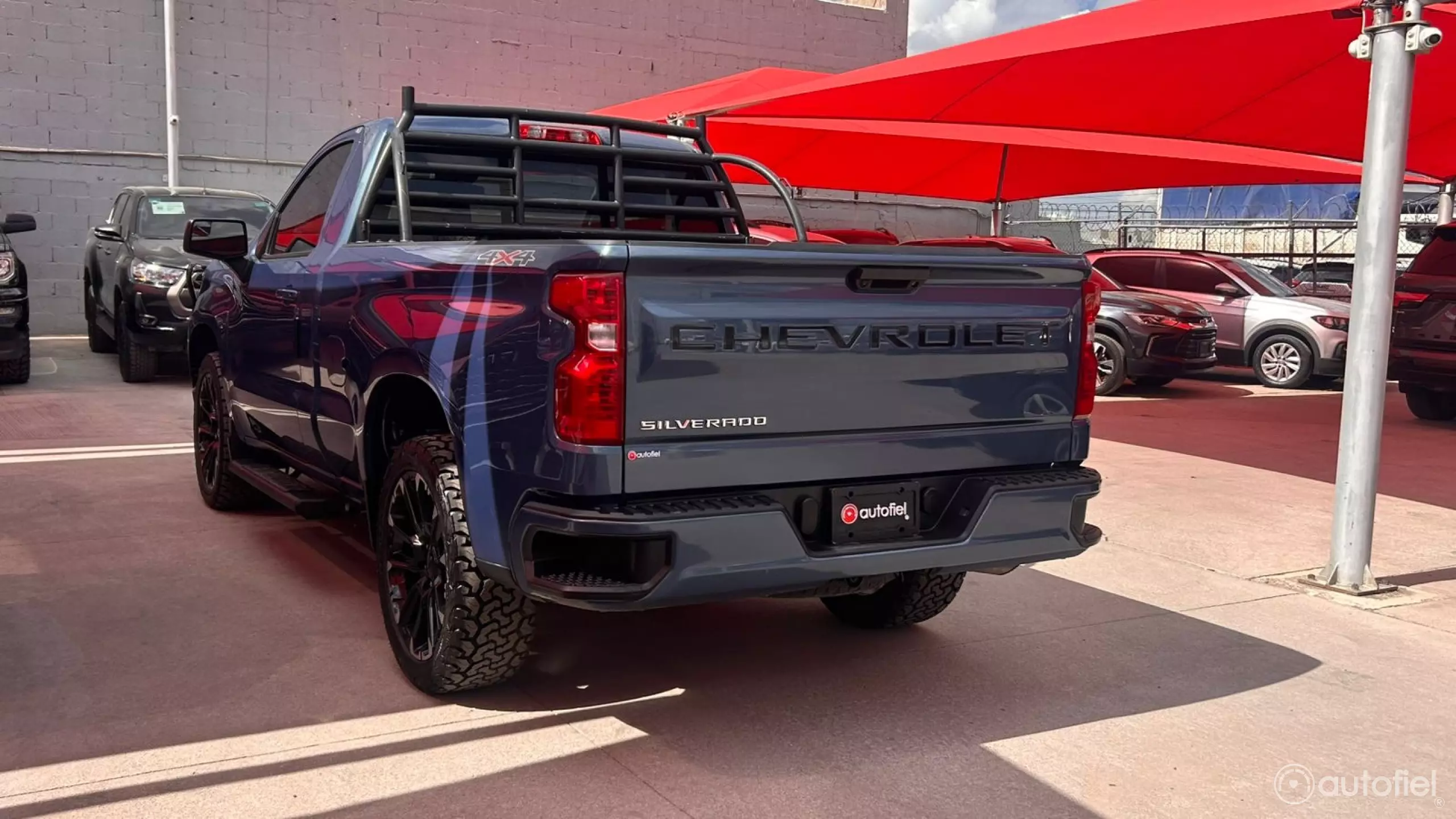 Chevrolet Silverado Pick-Up