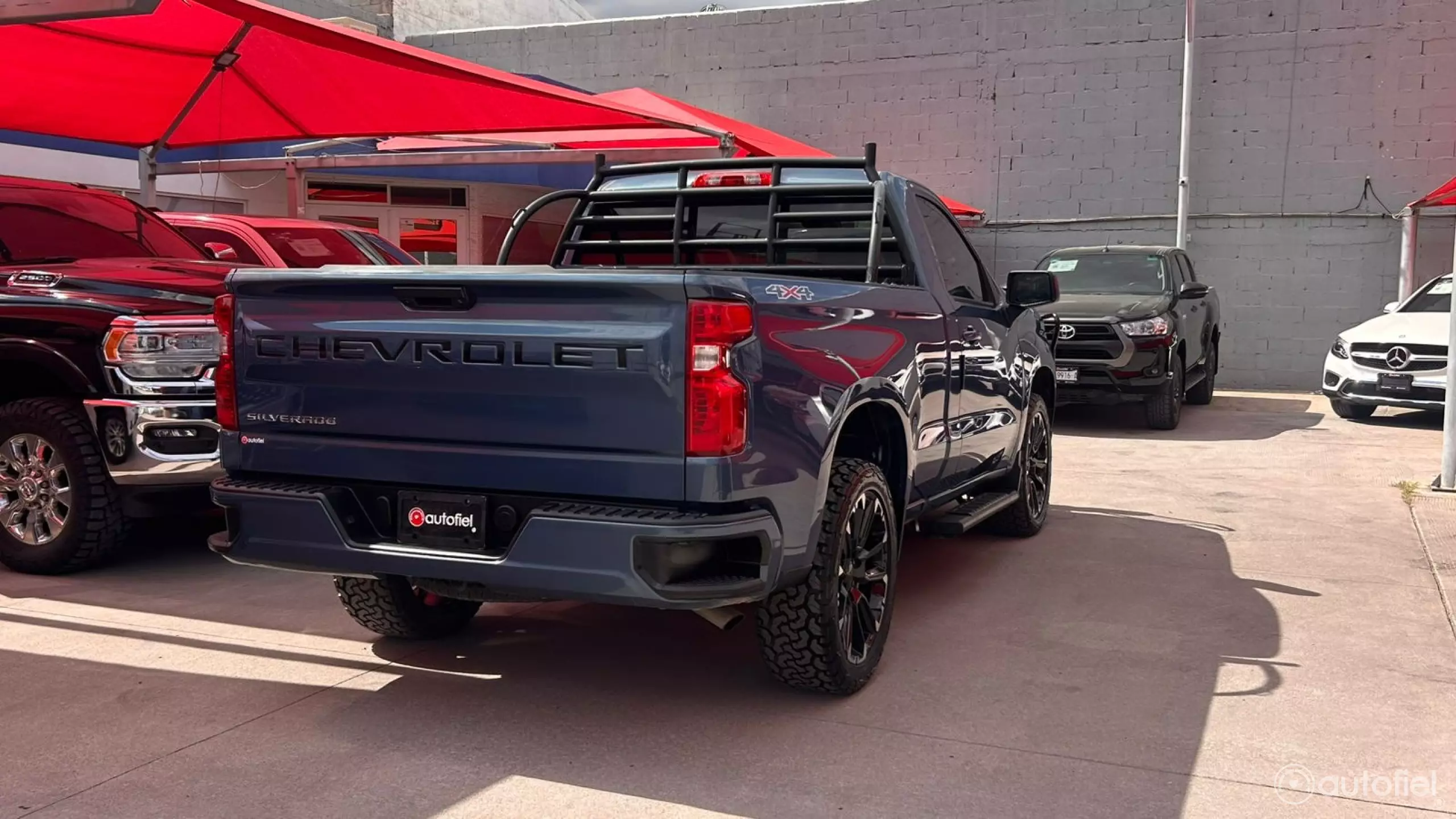 Chevrolet Silverado Pick-Up