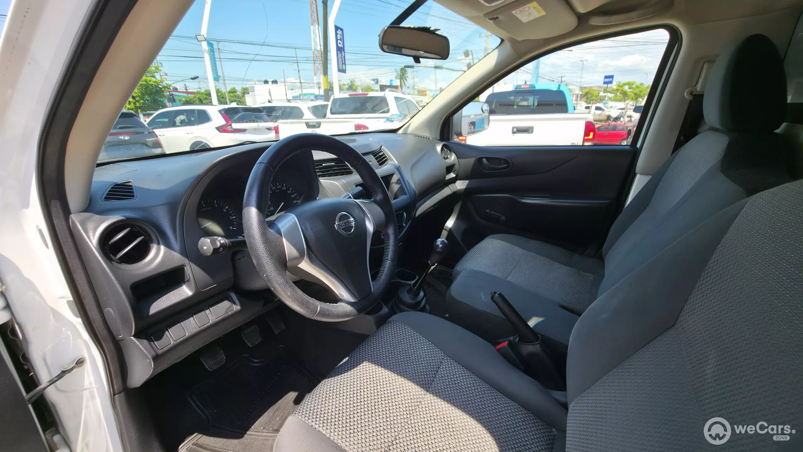 Nissan NP300
