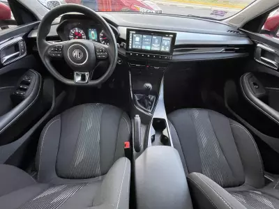 MG MG5 2025