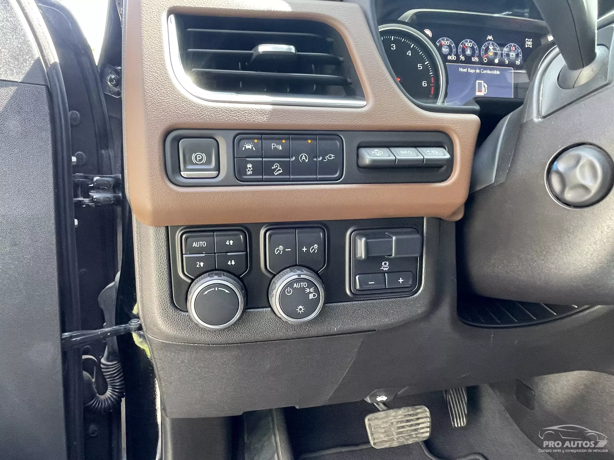 Chevrolet Suburban VUD
