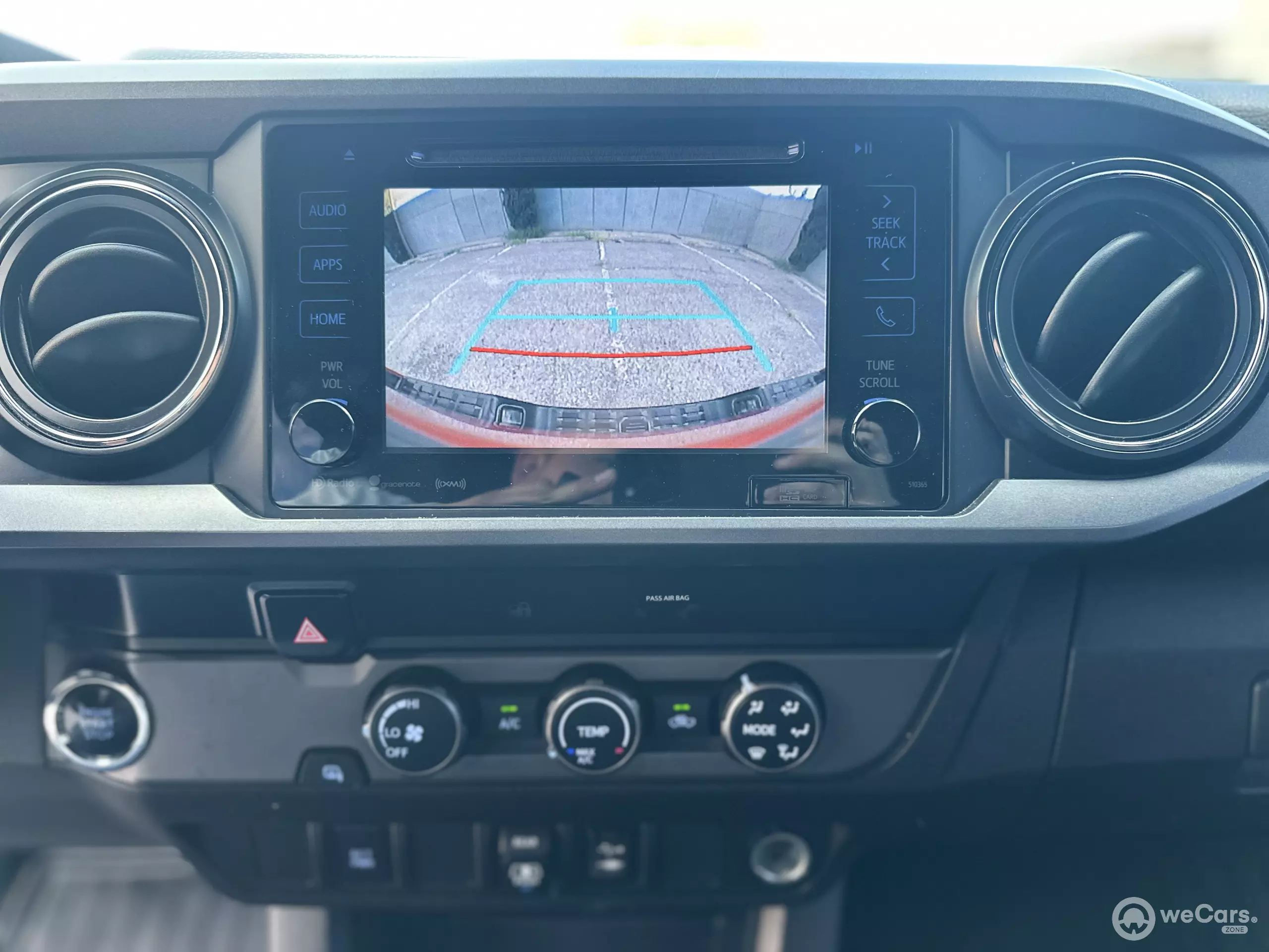 Toyota Tacoma Pick-Up