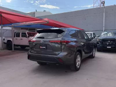 Toyota Highlander VUD 2023