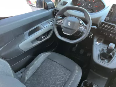 Peugeot Rifter Minivan 2021