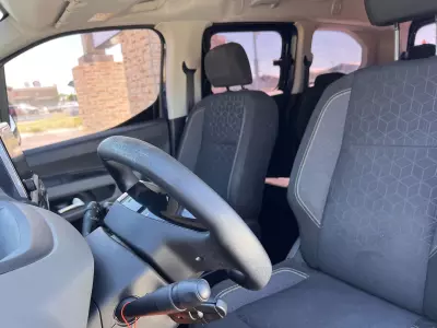 Peugeot Rifter Minivan 2021