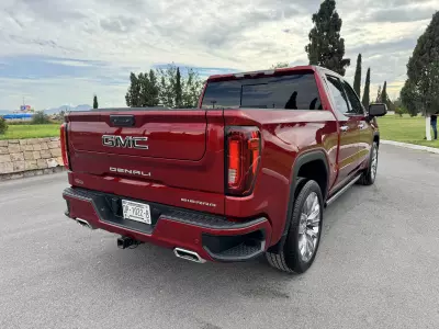 GMC Sierra Pick-Up 4x4 2024