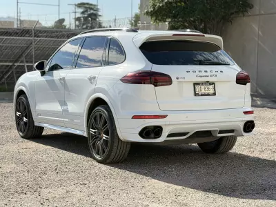 Porsche Cayenne VUD 2016