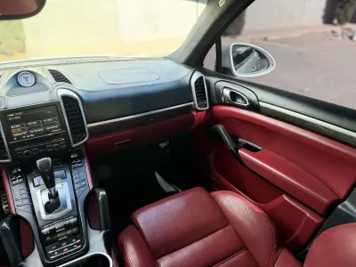 Porsche Cayenne VUD 2016