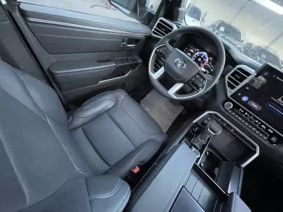 Toyota Sequoia VUD 2025