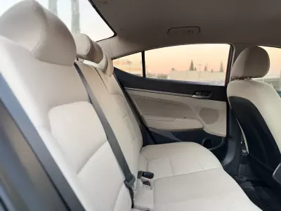 Hyundai Elantra 2018