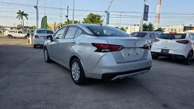 Nissan Versa 2021